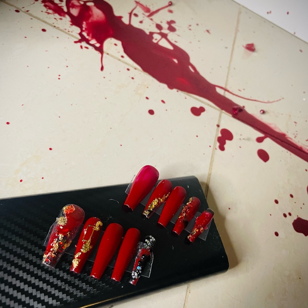 Red coffin press on
